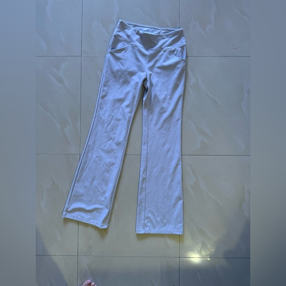 IUGA Wide Leg Yoga Pants Size: Medium pockets polyester spandex - Picture 9 of 13